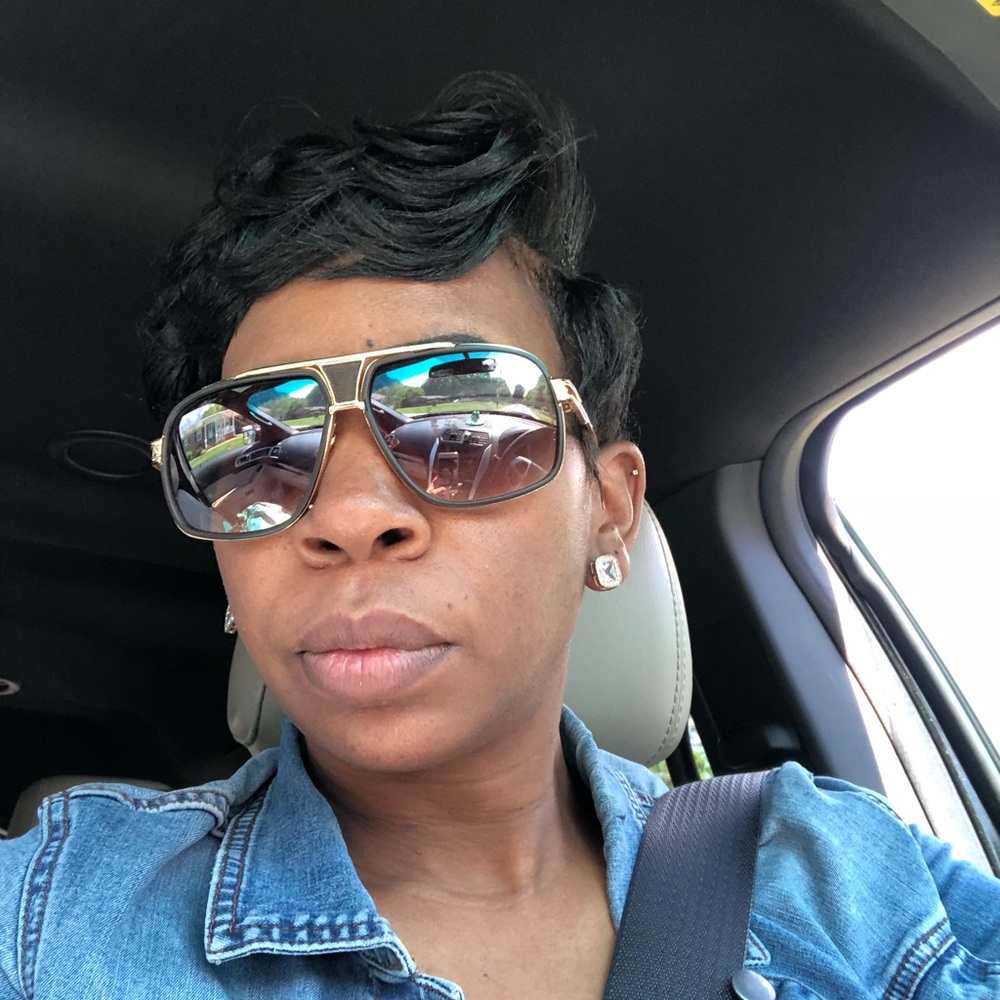 Meet your Posher, Shalysia